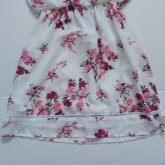 Floral above knee dress, size small- 4/6 - Picture 2 of 7
